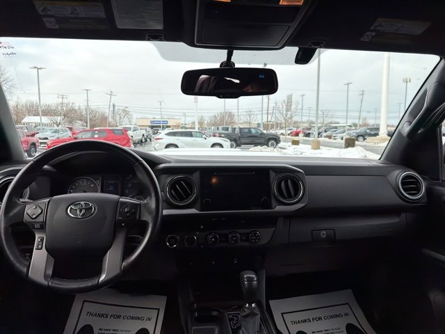 Used 2017 Toyota Tacoma TRD Sport image 15