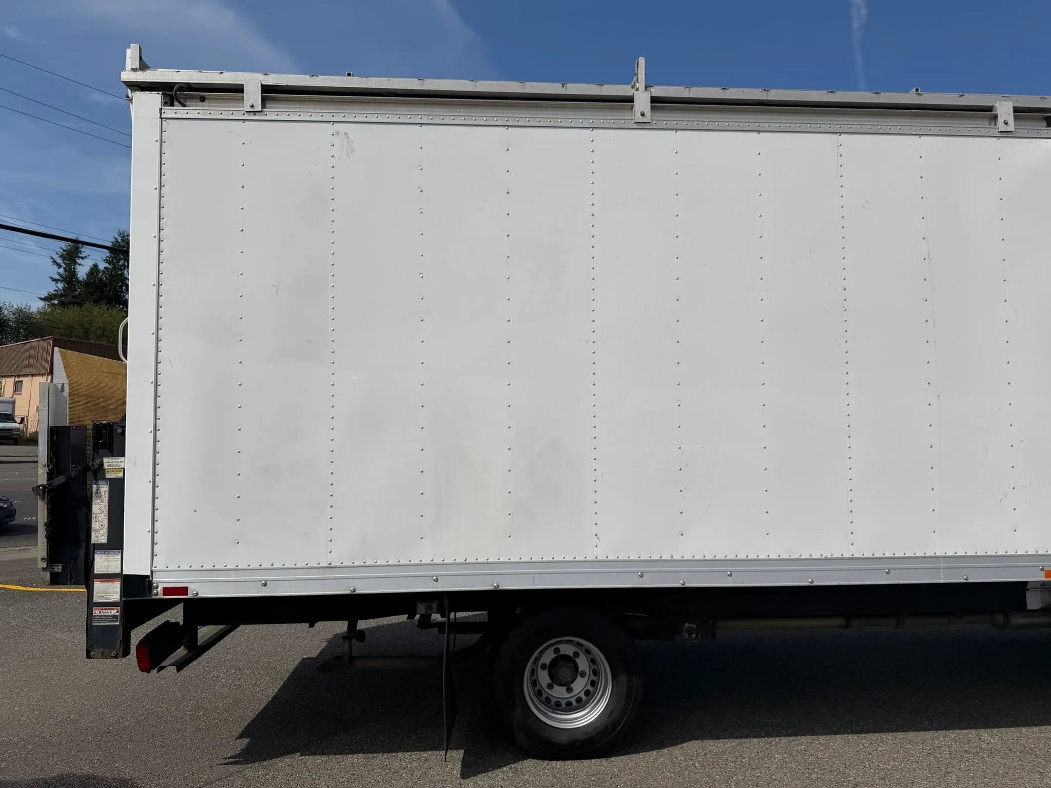 Used 2019 Freightliner Sprinter 3500 w/ Premium Package RWD image 5