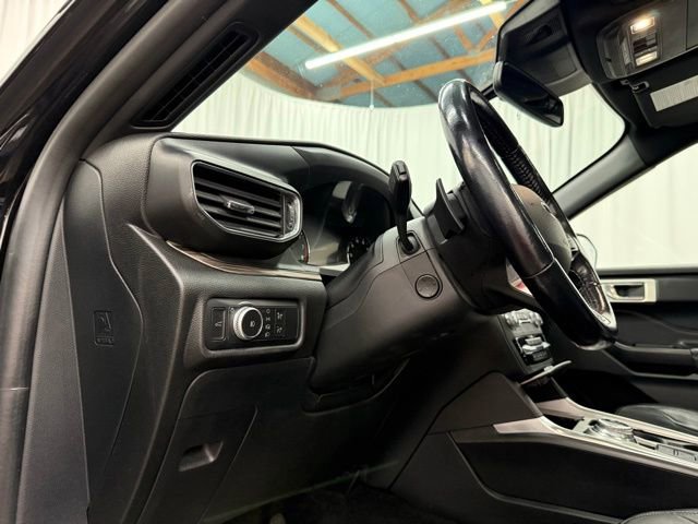 Used 2020 Ford Explorer Limited AWD/4WD image 18