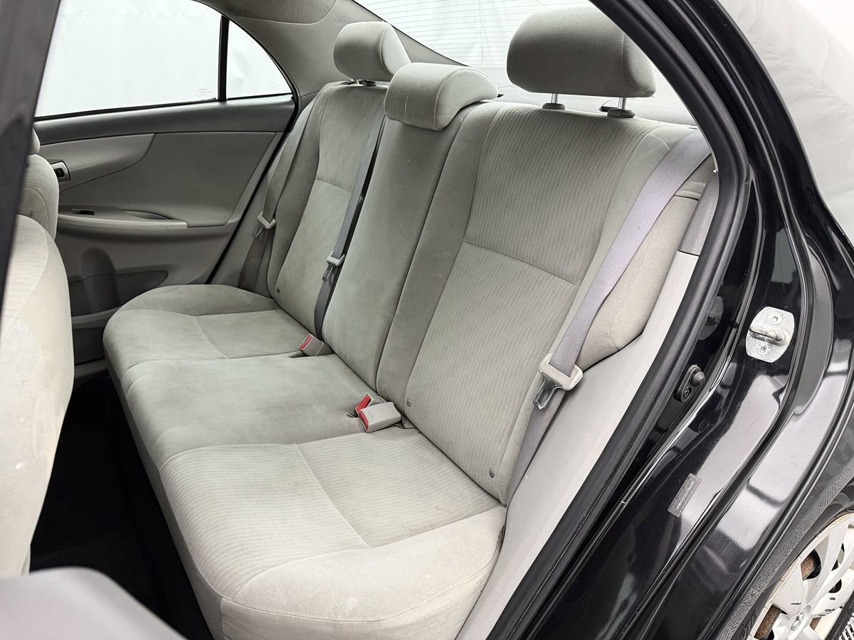 Used 2010 Toyota Corolla LE FWD image 17