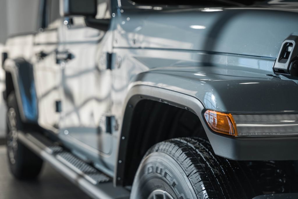 New 2026 Jeep Gladiator Sport image 18