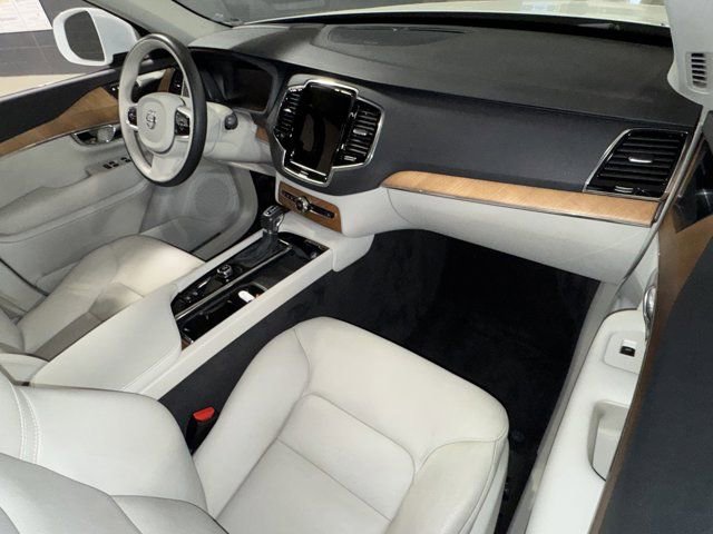 Used 2022 Volvo XC90 T6 Momentum w/ Advanced Package AWD/4WD image 16