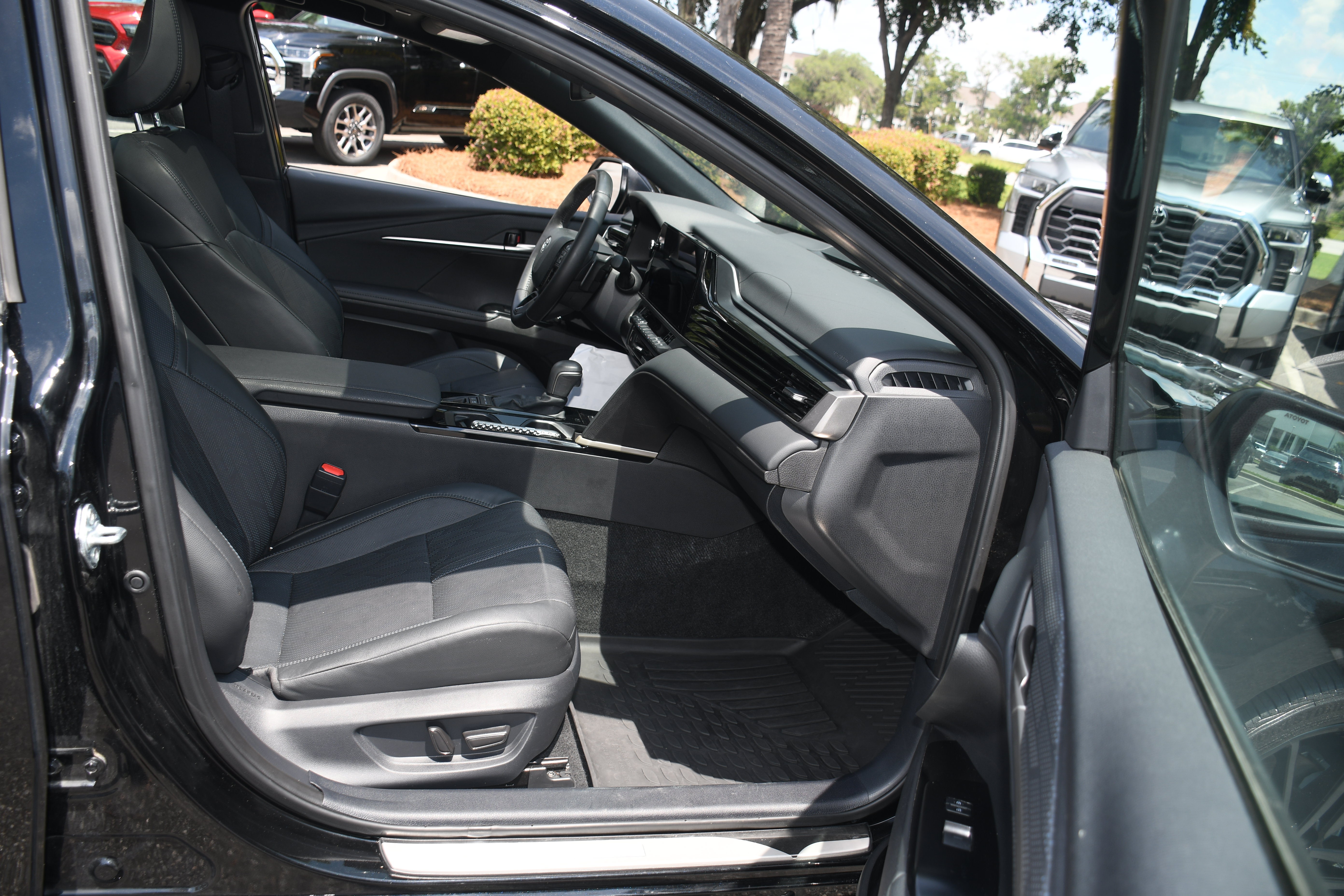 Certified 2025 Toyota Camry XSE FWD image 21