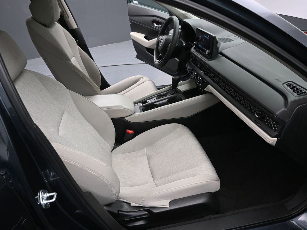 Certified 2023 Honda Accord EX image 25