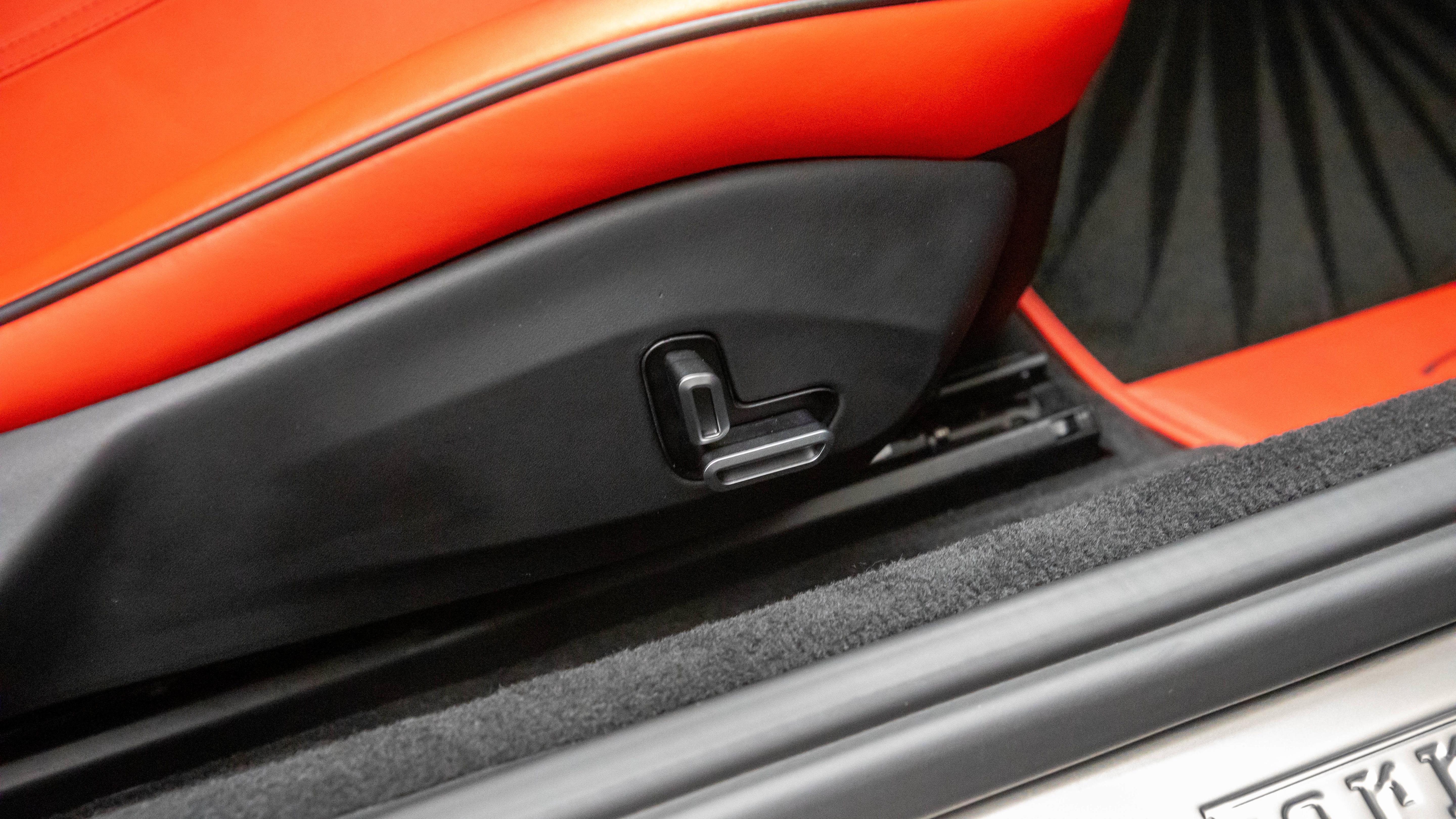 Certified 2022 Ferrari Roma RWD image 37