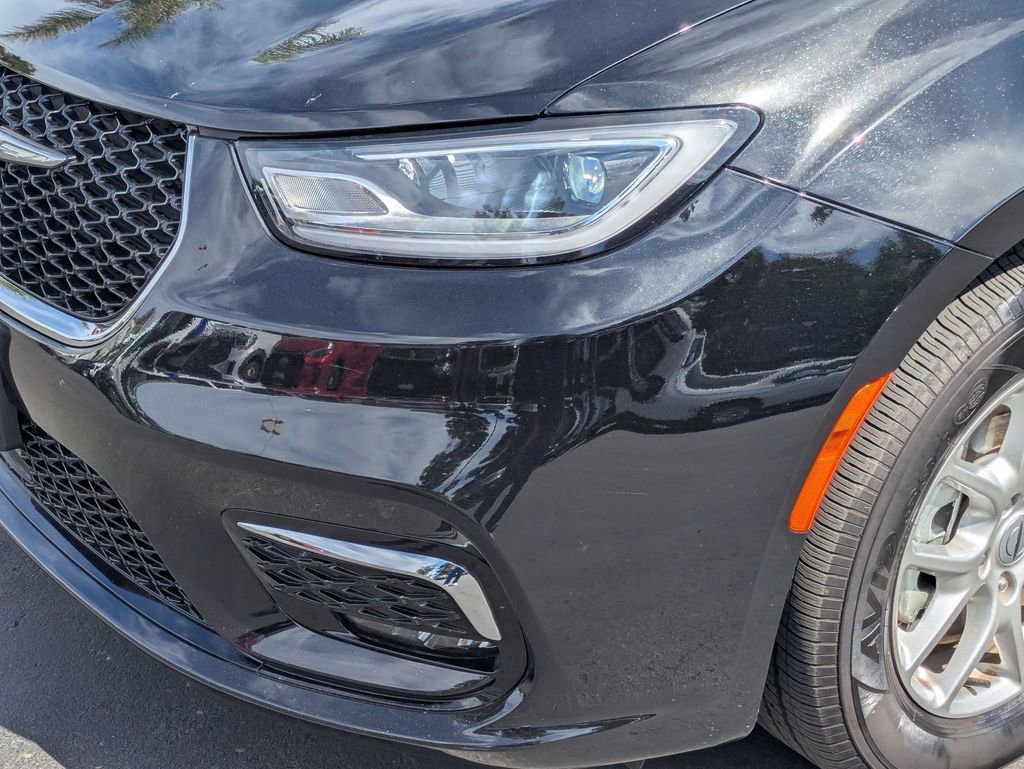 Used 2025 Chrysler Pacifica Select FWD image 11