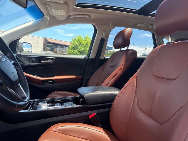 Used 2019 Ford Edge Titanium w/ Equipment Group 301A AWD/4WD image 30