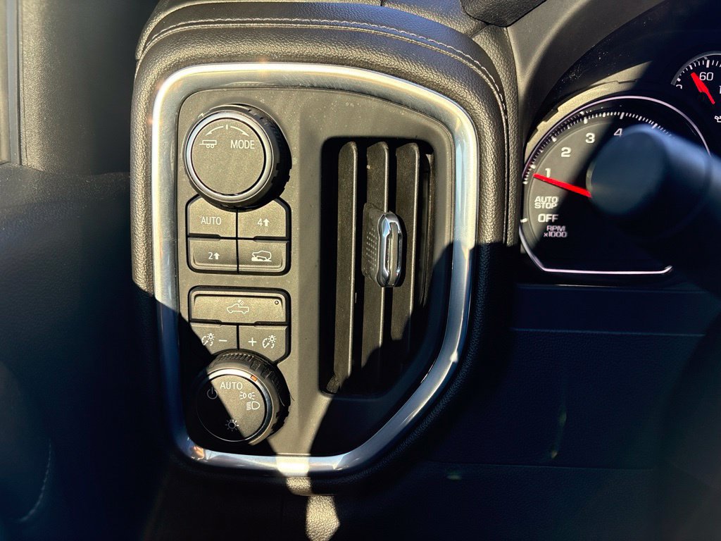 Used 2022 Chevrolet Silverado 1500 LT AWD/4WD image 29