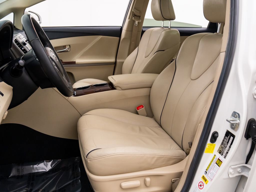 Used 2013 Toyota Venza XLE image 15