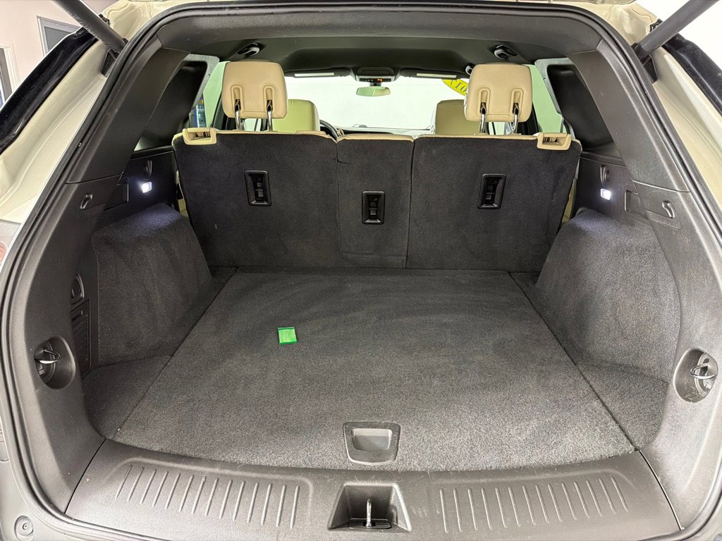 Used 2017 Cadillac XT5 FWD image 21