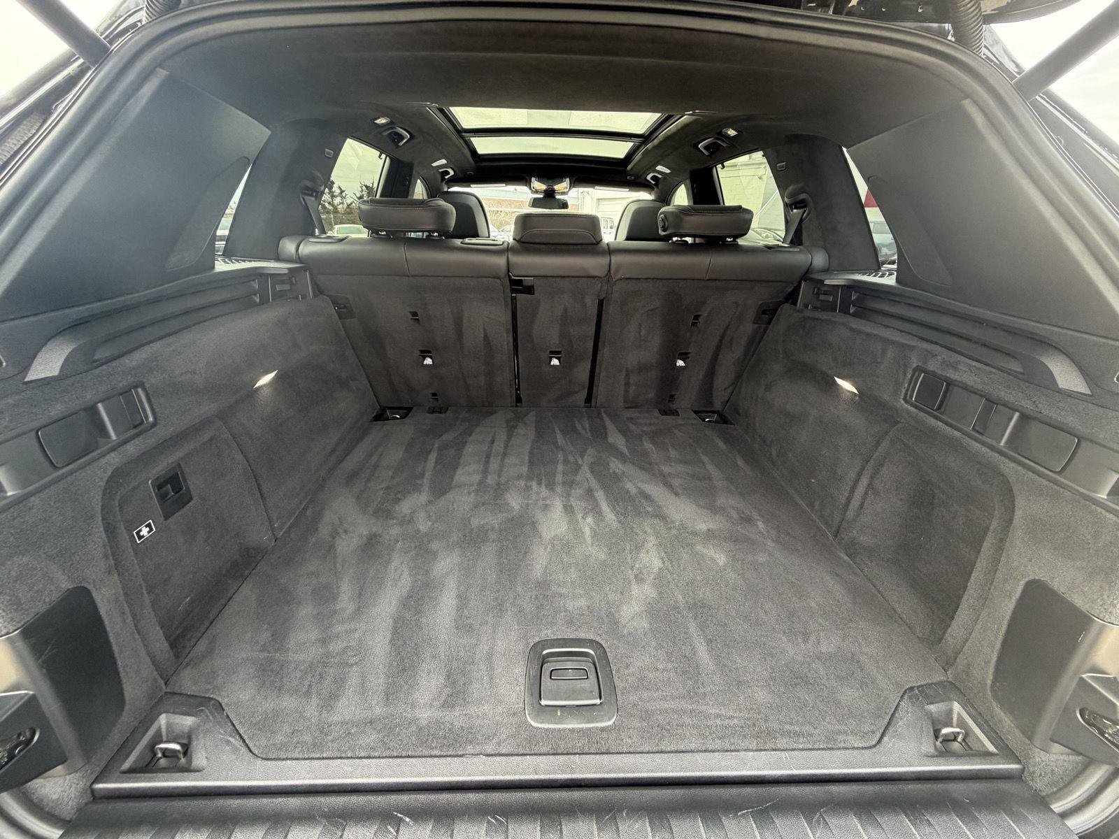 Used 2021 BMW X5 M50i w/ Executive Package image 10