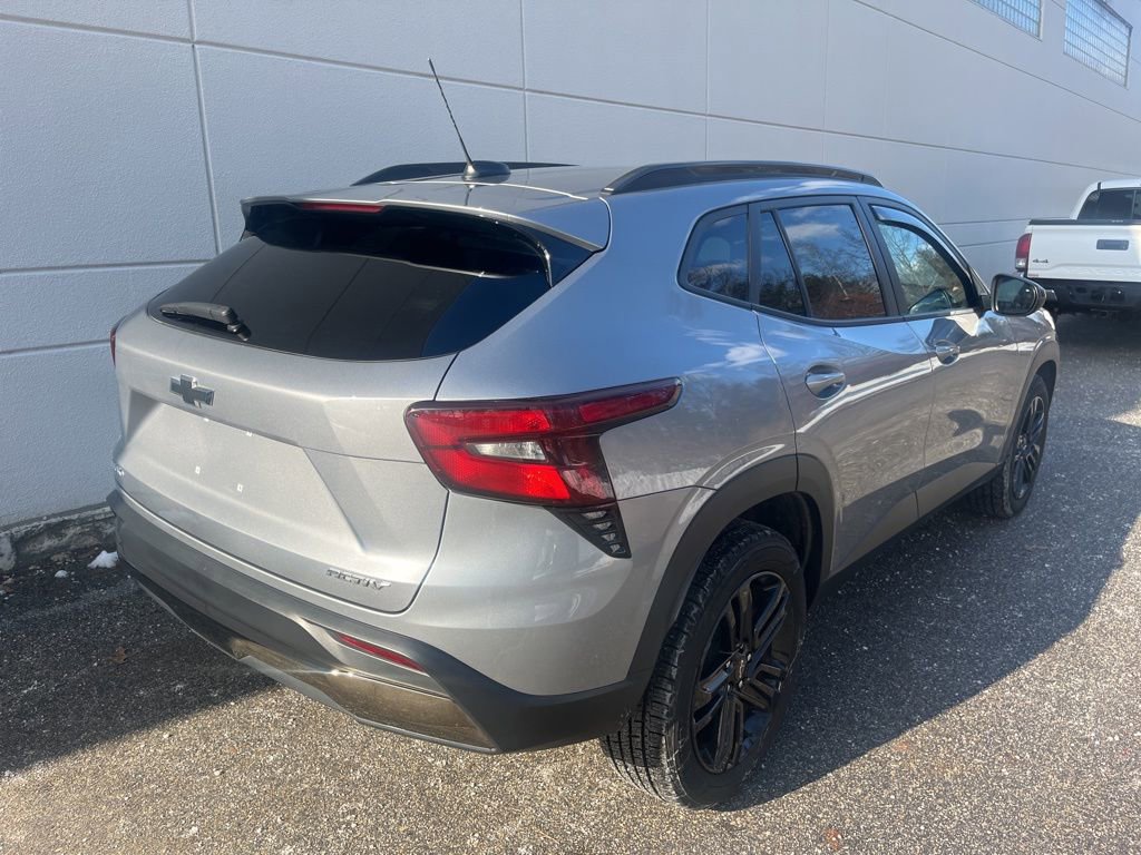 Used 2024 Chevrolet Trax ACTIV w/ Sunroof Package image 8