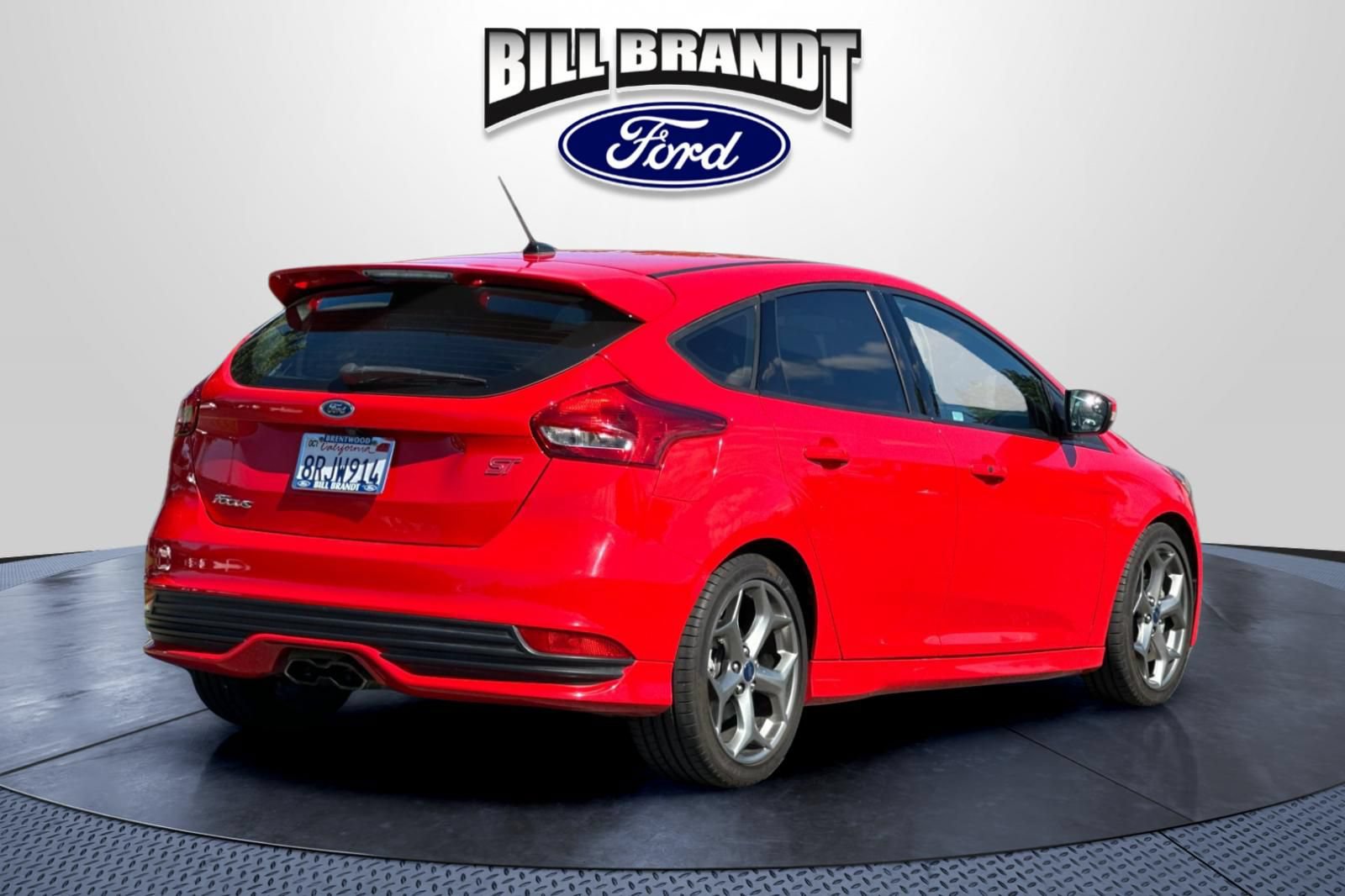 Used 2017 Ford Focus ST FWD image 3