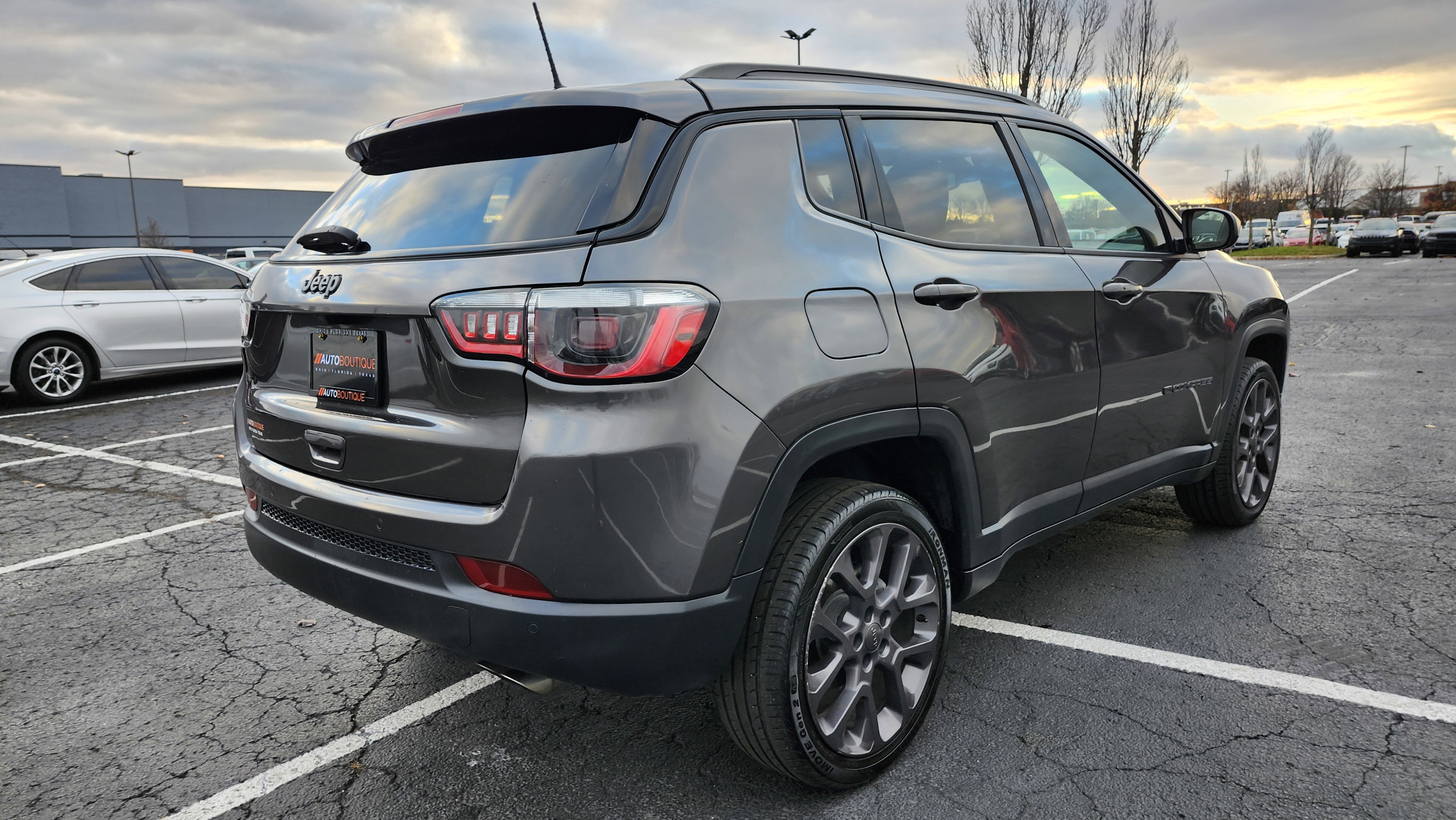 Used 2021 Jeep Compass Latitude w/ Driver Assistance Group image 18