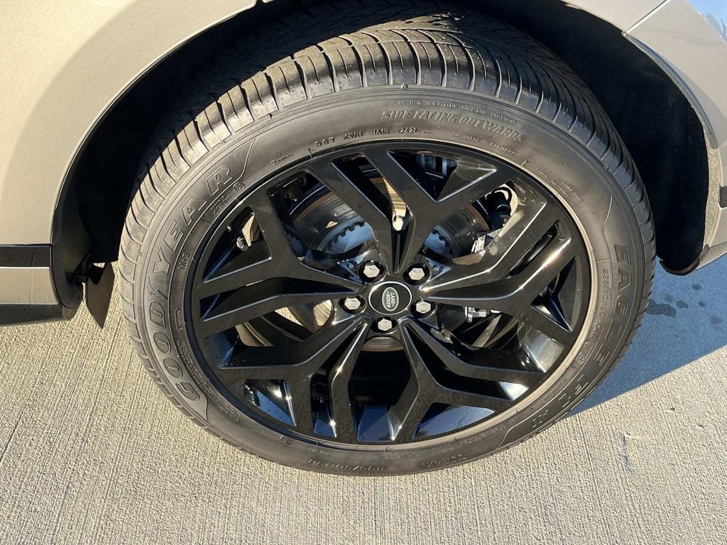 Used 2022 Land Rover Range Rover Evoque R-Dynamic SE image 9