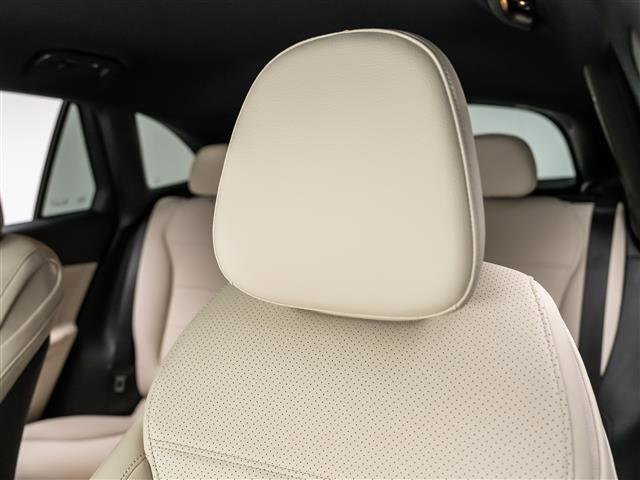 Used 2025 Mercedes-Benz GLC 350e 4MATIC image 14