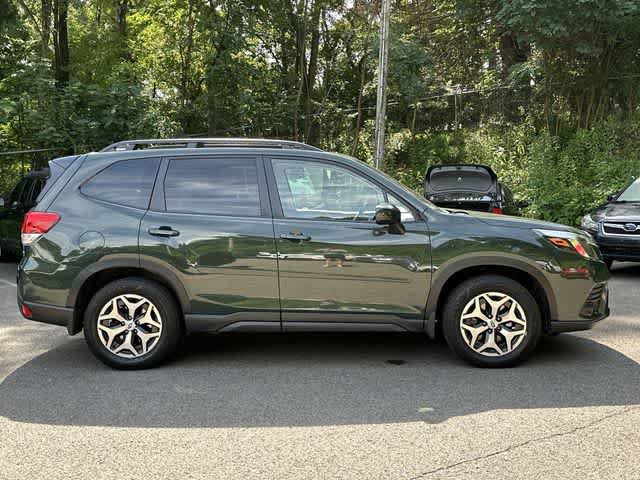 Certified 2024 Subaru Forester Premium AWD/4WD image 3