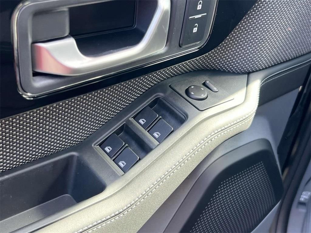 Used 2025 INEOS Grenadier Base image 17