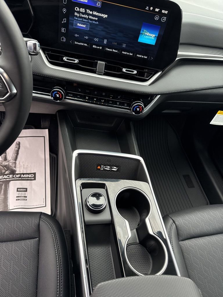 New 2026 Chevrolet Equinox LT w/ Convenience Package II image 16