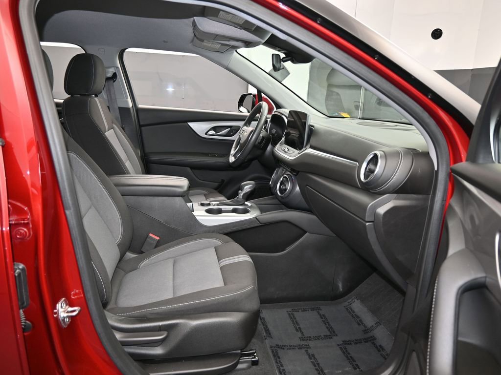 Used 2023 Chevrolet Blazer LT image 39
