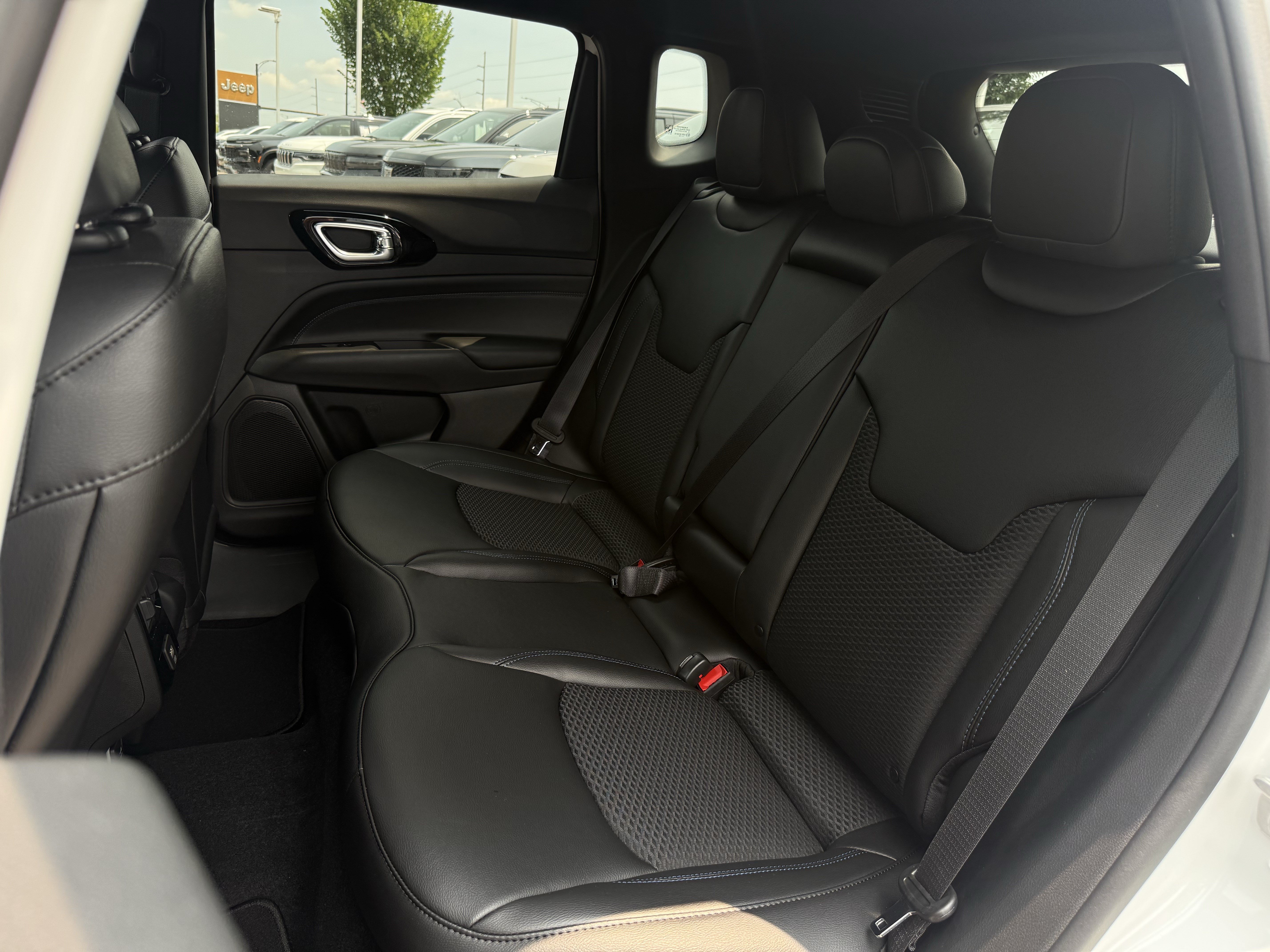 New 2026 Jeep Compass Latitude AWD/4WD image 31