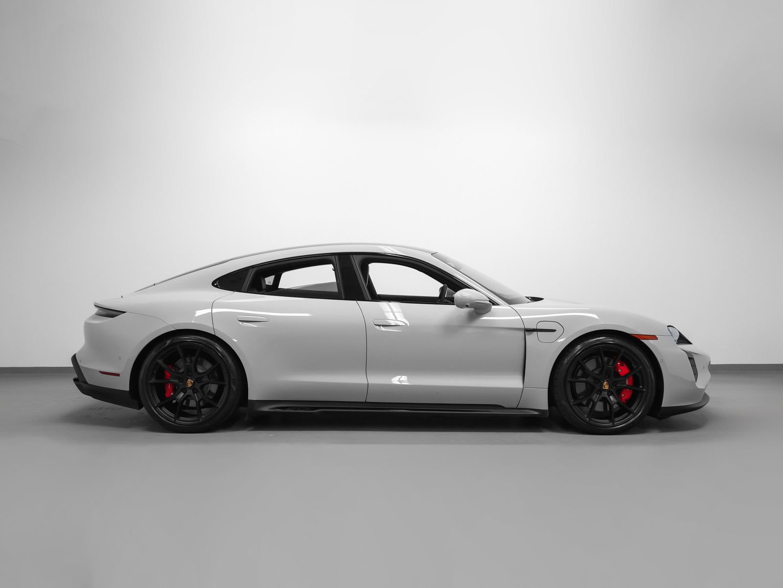 Certified 2024 Porsche Taycan GTS AWD/4WD image 13