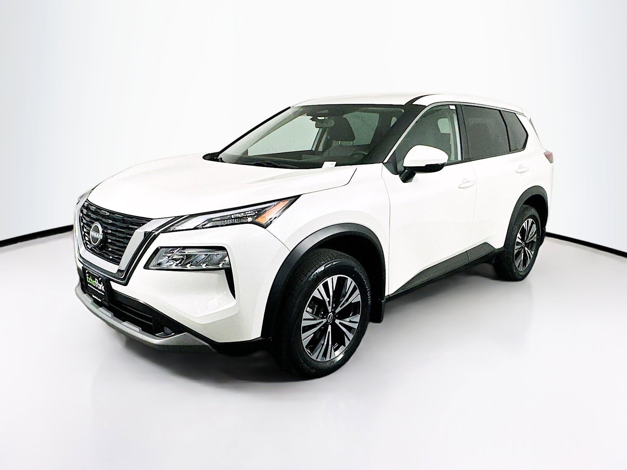 Used 2023 Nissan Rogue SV image 3