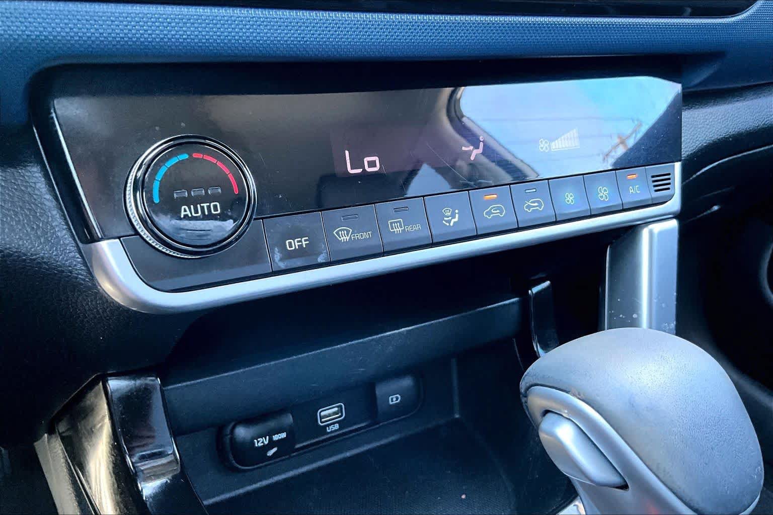 Used 2023 Kia Seltos S w/ Navigation Package FWD image 32