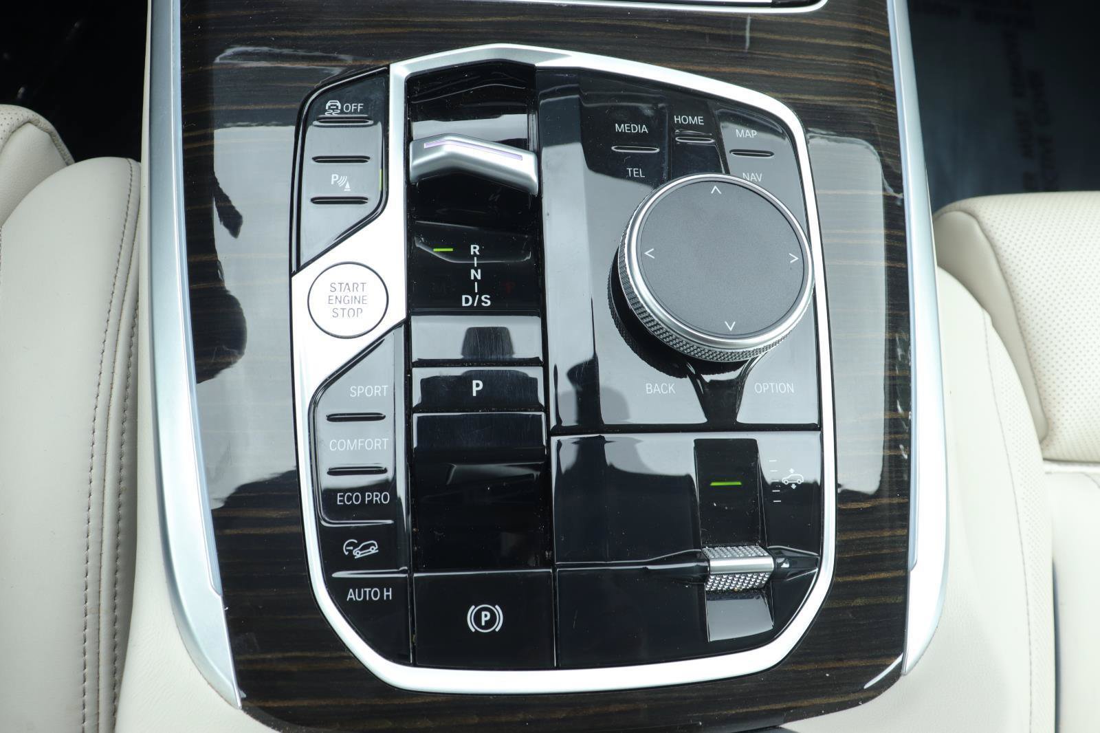 Used 2024 BMW X7 xDrive40i w/ Premium Package AWD/4WD image 41