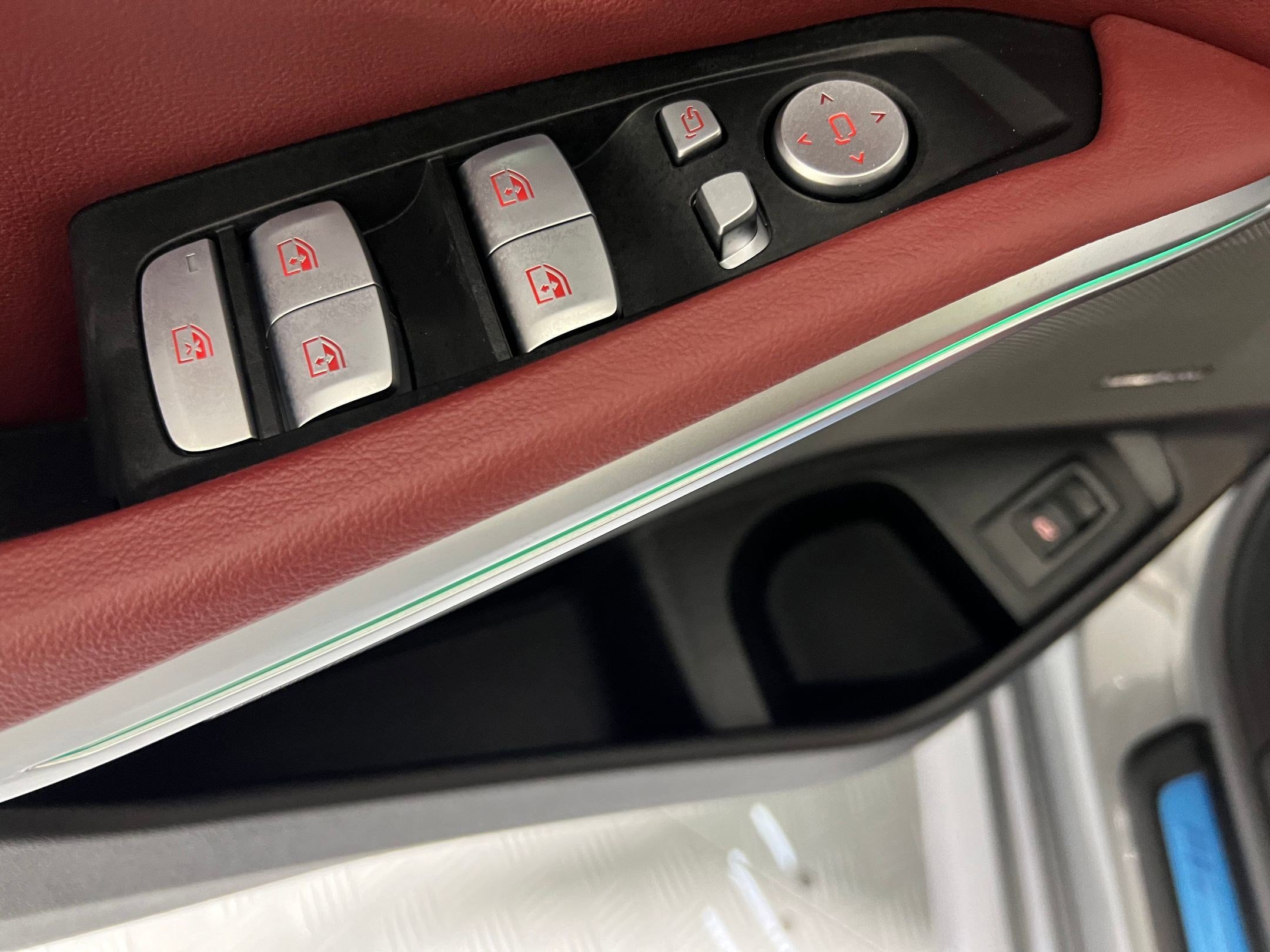 Used 2025 BMW 330i xDrive Sedan w/ M Sport Package AWD/4WD image 22