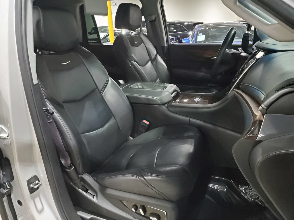 Used 2017 Cadillac Escalade Premium Luxury AWD/4WD image 13
