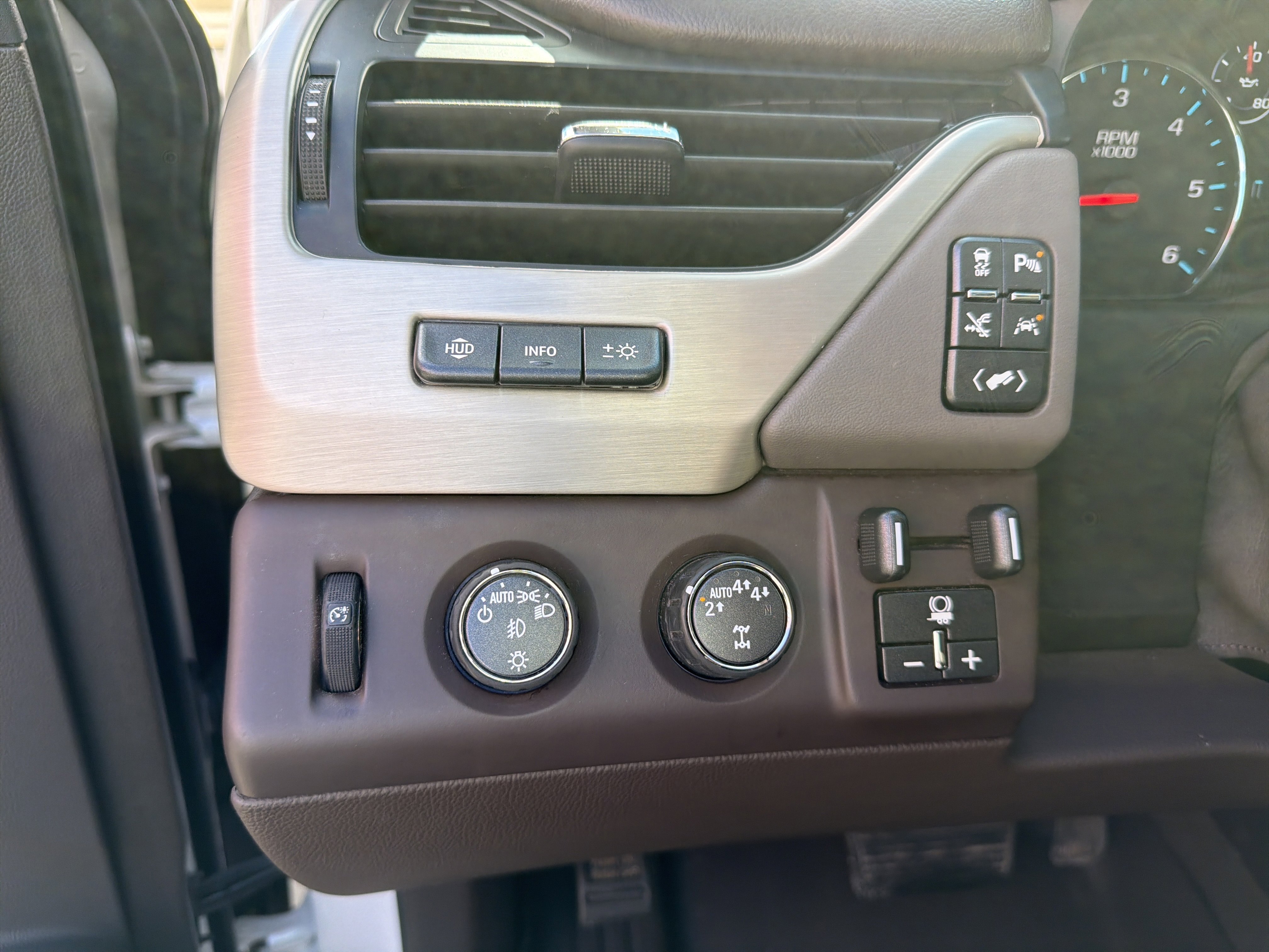 Used 2019 GMC Yukon Denali w/ Denali Ultimate Package image 15