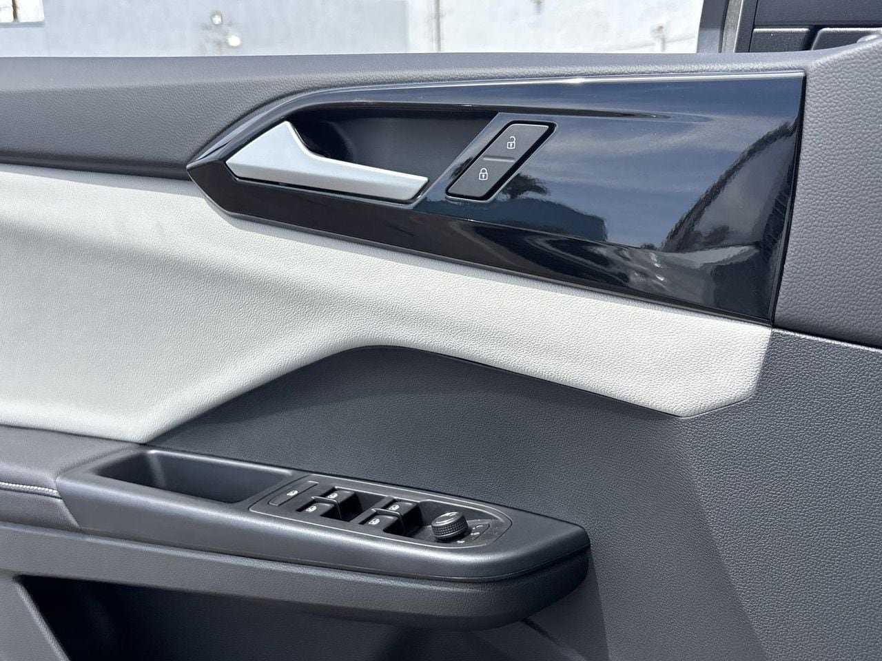 New 2026 Volkswagen Taos S image 17
