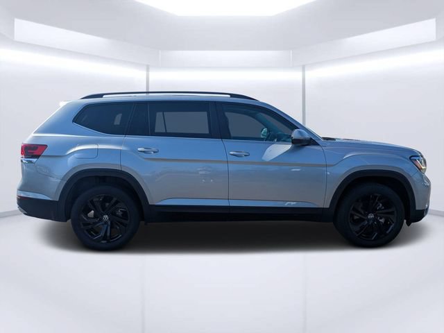 Used 2023 Volkswagen Atlas SE w/ Black Wheel Package FWD image 2