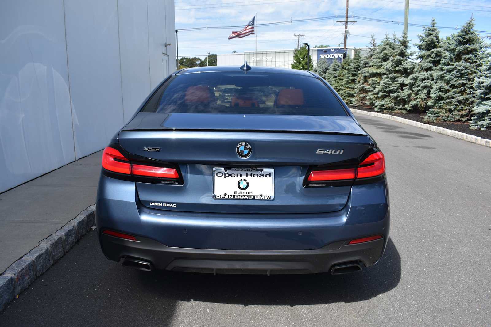 Used 2023 BMW 540i xDrive w/ M Sport Package AWD/4WD image 6