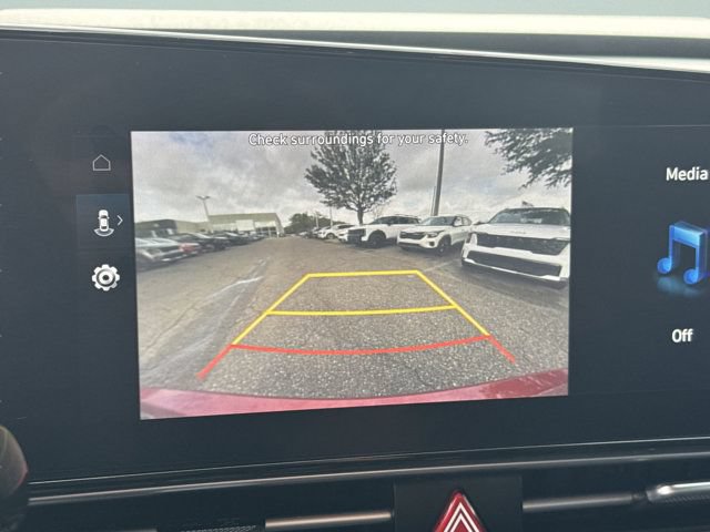 Used 2023 Hyundai Elantra SEL w/ Convenience Package FWD image 21