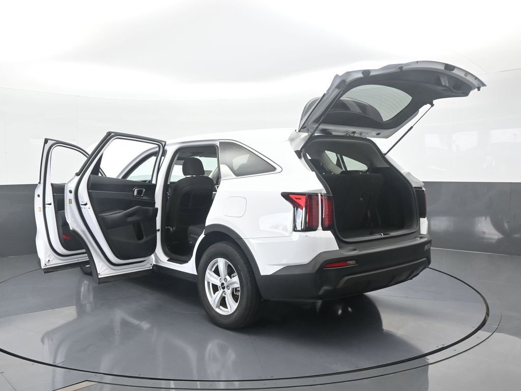 Used 2023 Kia Sorento LX image 71