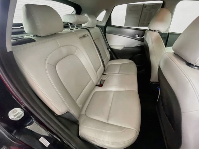 Used 2022 Hyundai Kona Limited FWD image 29