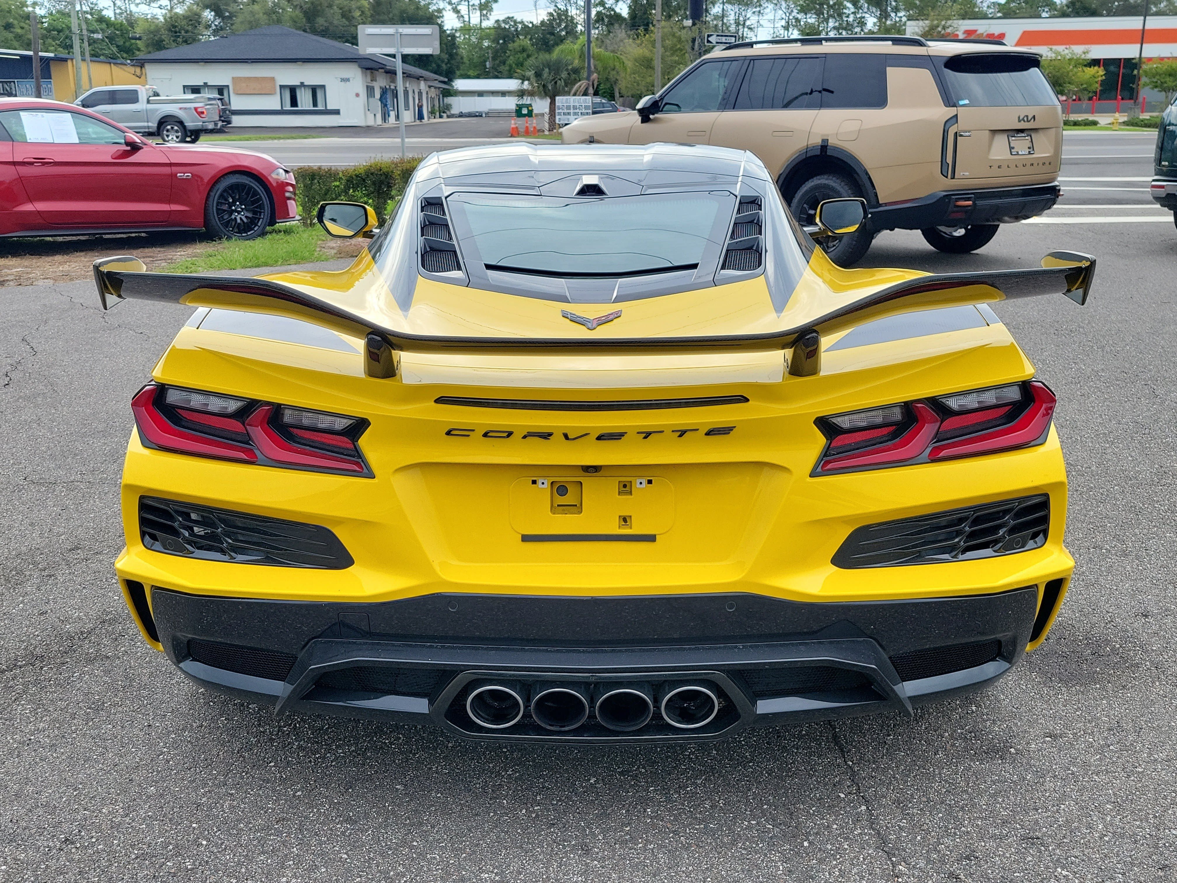 Used 2025 Chevrolet Corvette Z06 w/ Z07 Performance Package RWD image 5