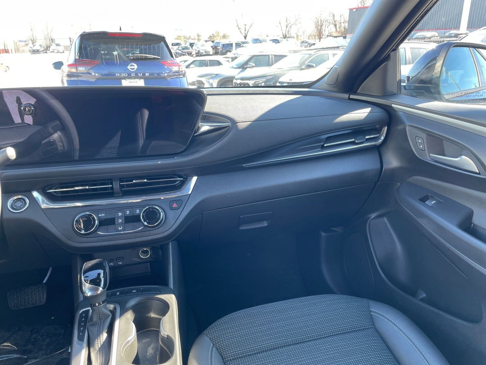 Used 2025 Buick Envista Preferred image 33