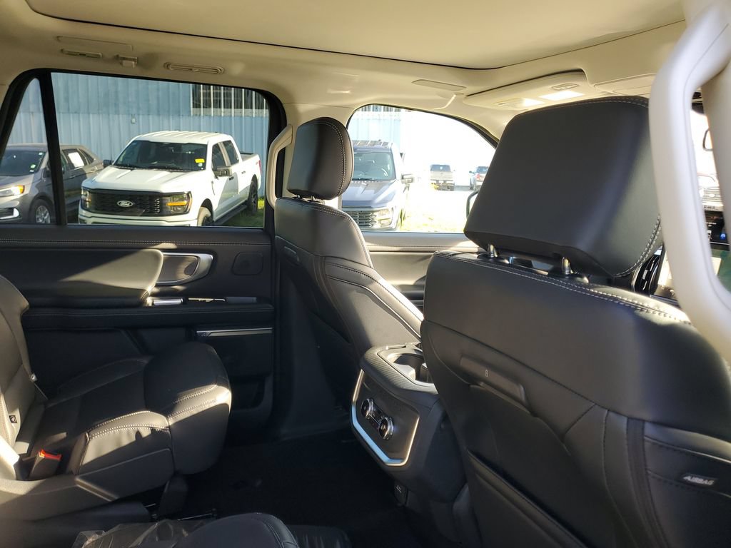 New 2025 Ford Expedition Max Platinum w/ Driver's Package AWD/4WD image 31