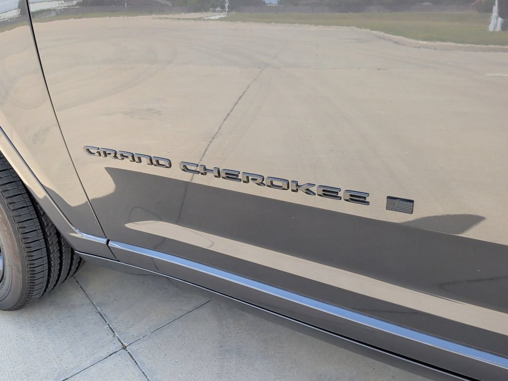 New 2026 Jeep Grand Cherokee Limited AWD/4WD image 52