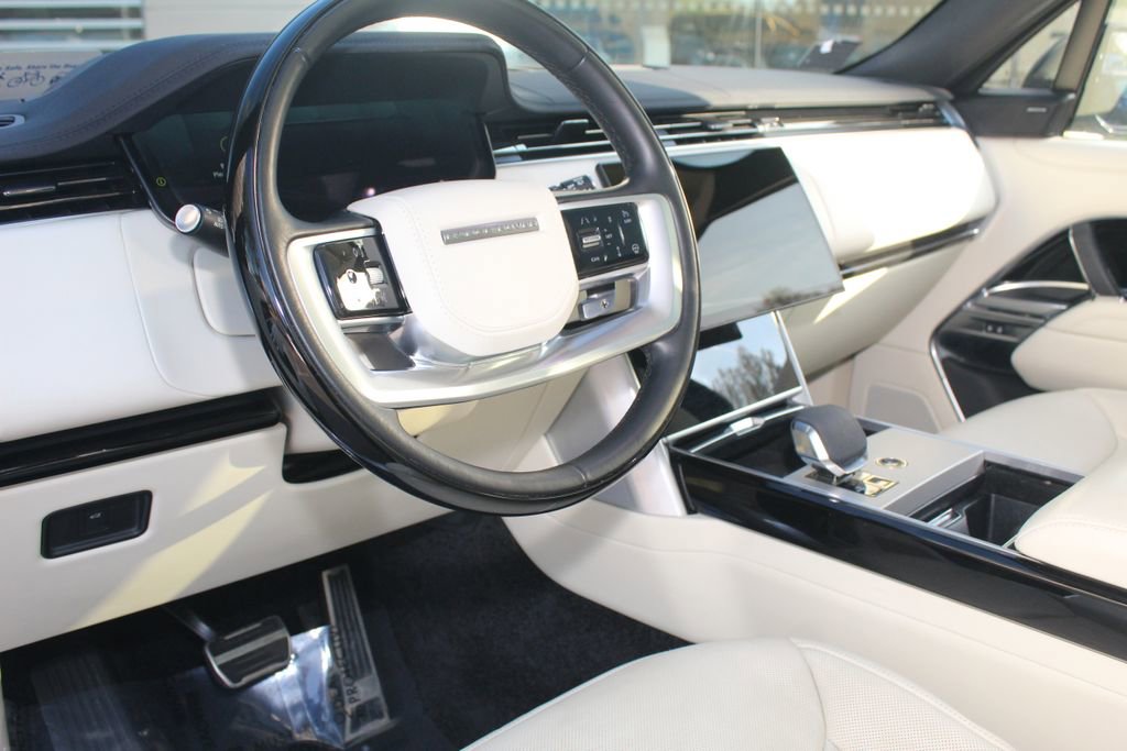 Used 2024 Land Rover Range Rover SE image 15