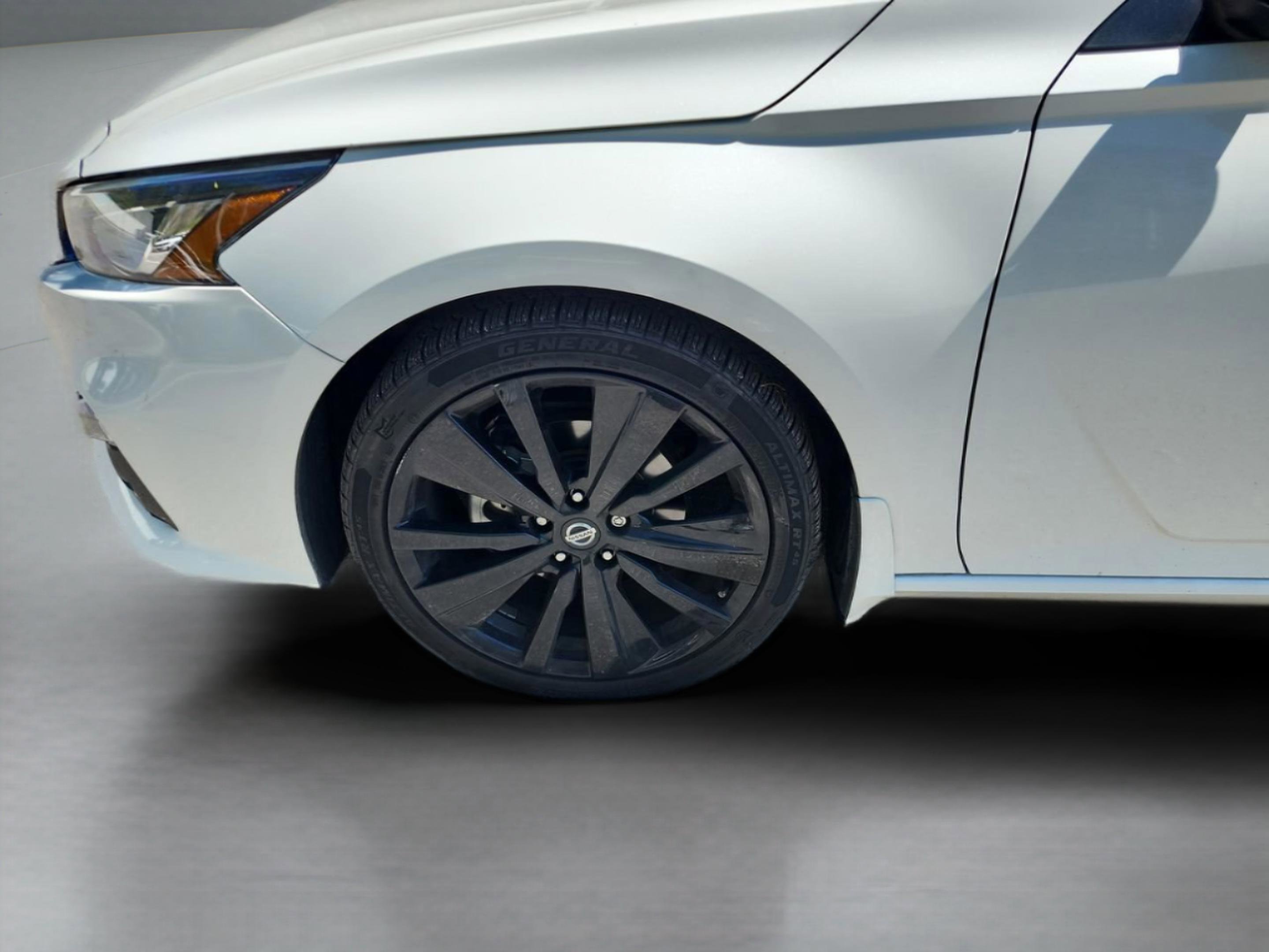 Used 2022 Nissan Altima 2.5 SR w/ Midnight Edition Package image 25