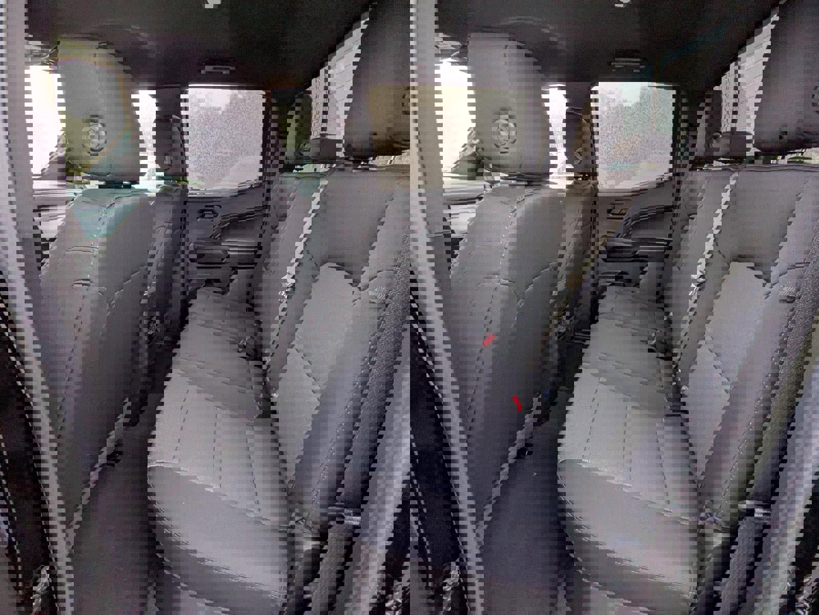 Used 2025 Chevrolet Colorado W/T image 14