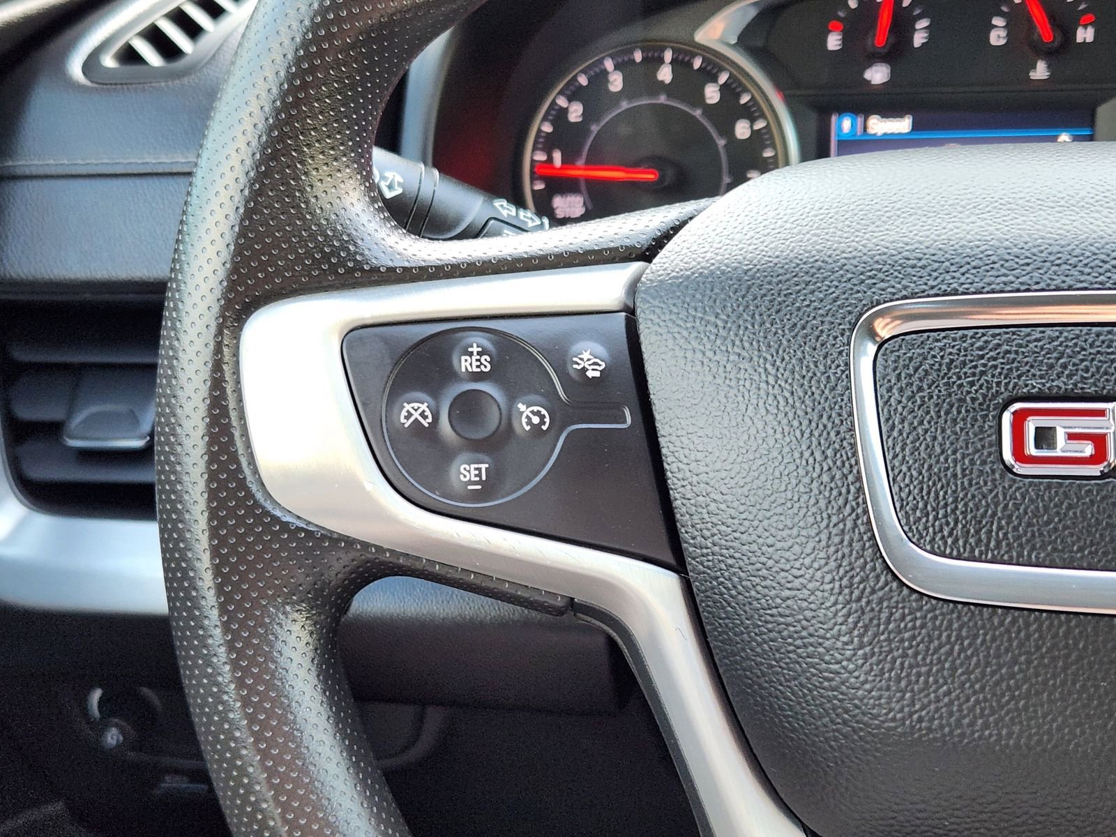 Used 2022 GMC Terrain SLE w/ Driver Convenience Package image 31