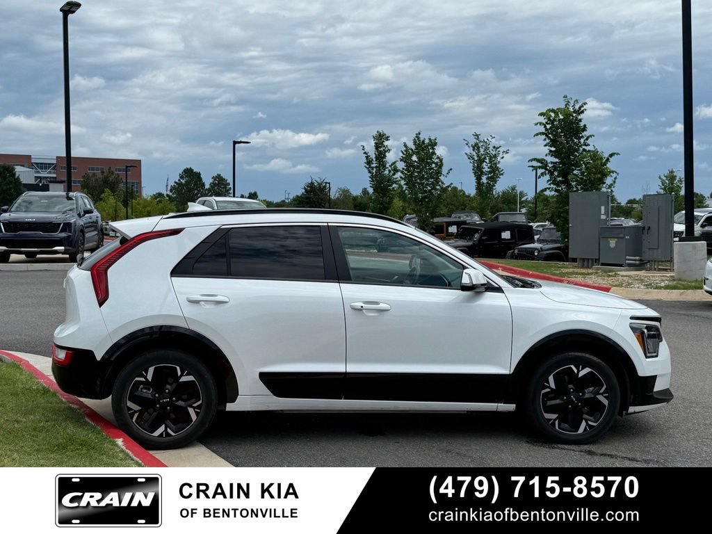 Certified 2024 Kia Niro Wind FWD image 8