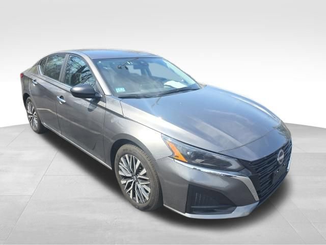 Used 2025 Nissan Altima 2.5 SV image 9