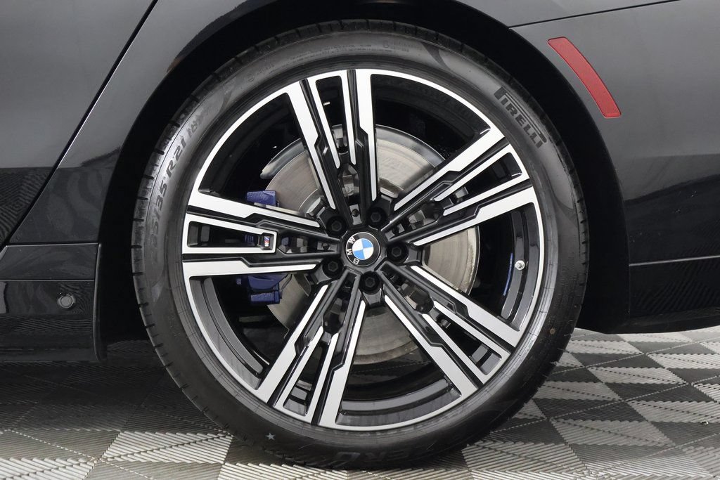 Certified 2024 BMW i7 xDrive60 w/ Executive Package AWD/4WD image 16