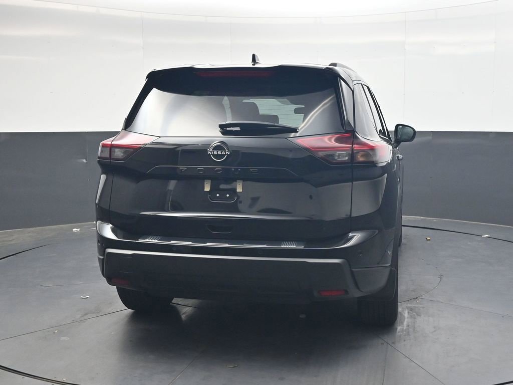 Certified 2026 Nissan Rogue Dark Armor FWD image 5